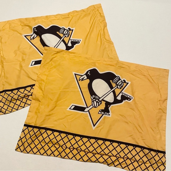 Lot of 2 Pittsburgh Penguins NHL Hockey Pillow Cases Northwest Standard Size - Picture 1 of 16